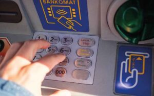 bancomat prelevare prelievi