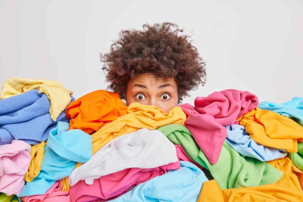 Ecco capi colorati gli errori più comuni che si fanno quando si lava il bucato quando