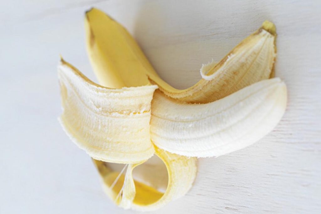 mangiare una banana