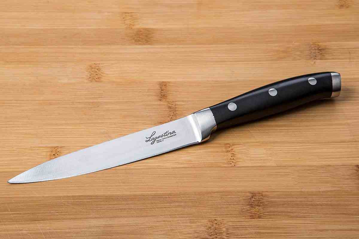 Se i tuoi coltelli non tagliano più bene, usa questo trucco della nonna