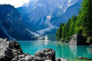 3 splendidi laghi da visitare nel Trentino con acque limpide e cristalline