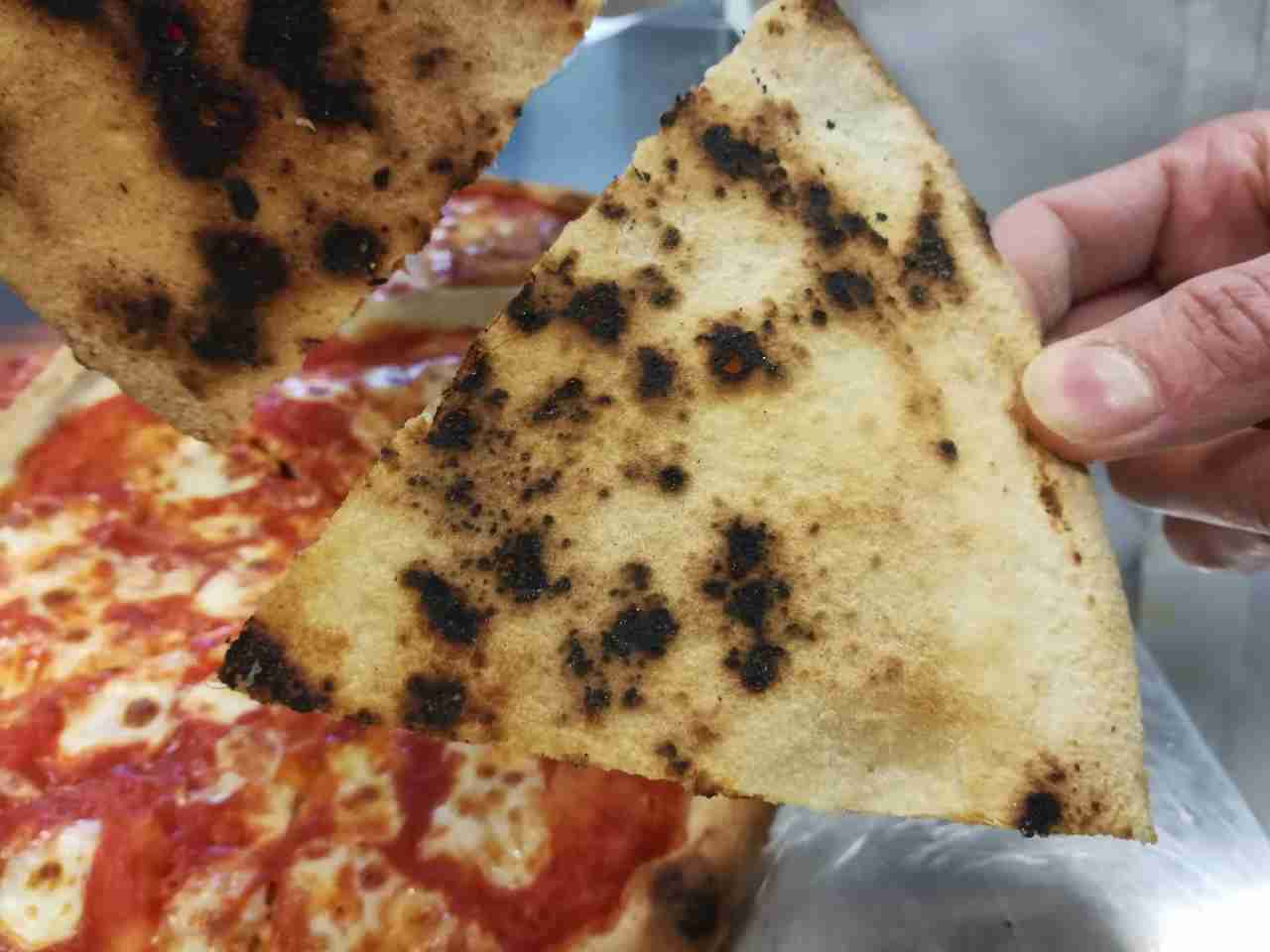 pizza bruciata non mangiarla