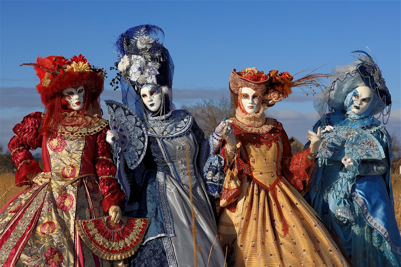 Carnevale italiano: sfilate colorate e tradizioni uniche nei festeggiamenti.