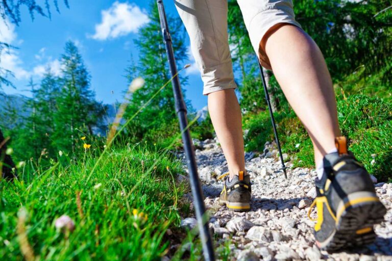 Camminata nordica: gli errori più frequenti che annullano i benefici dell'allenamento