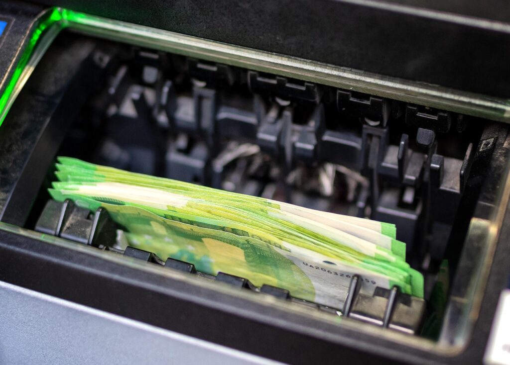 Prelievi in contanti: il nuovo controllo automatico che scatta senza avviso